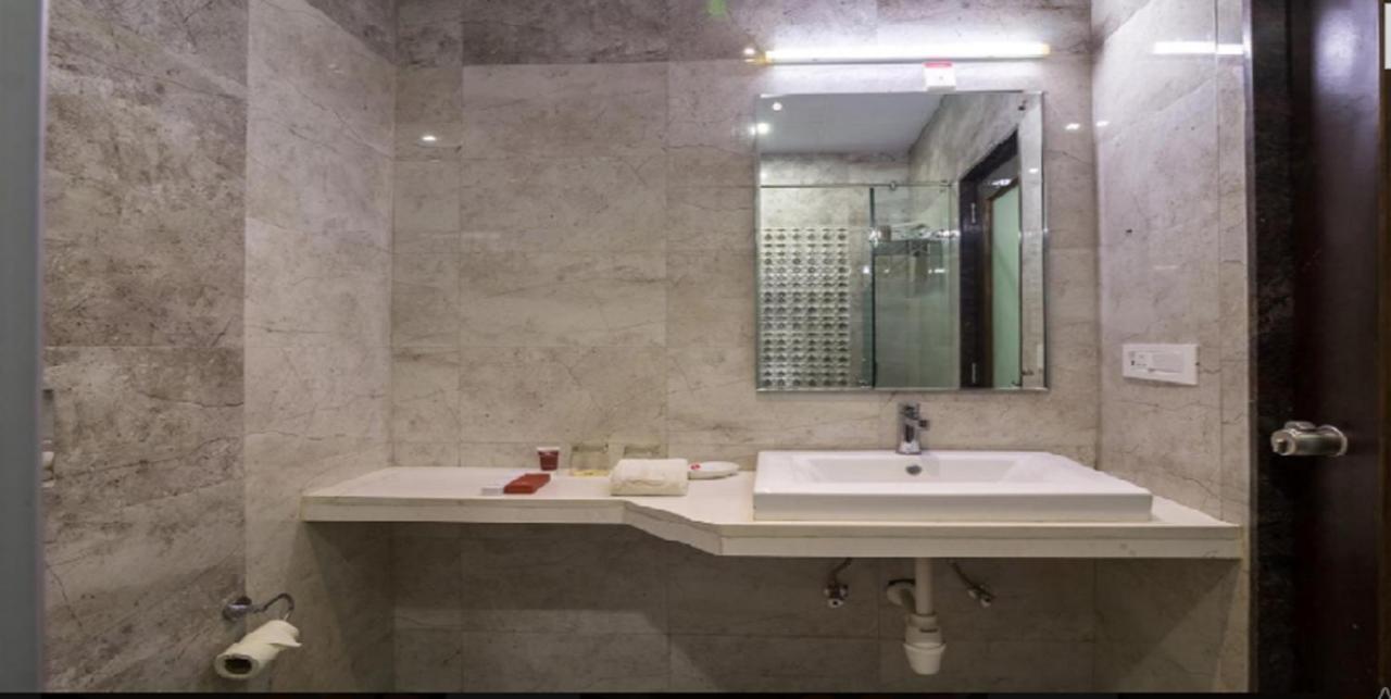Lords Inn Somnath Ngoại thất bức ảnh