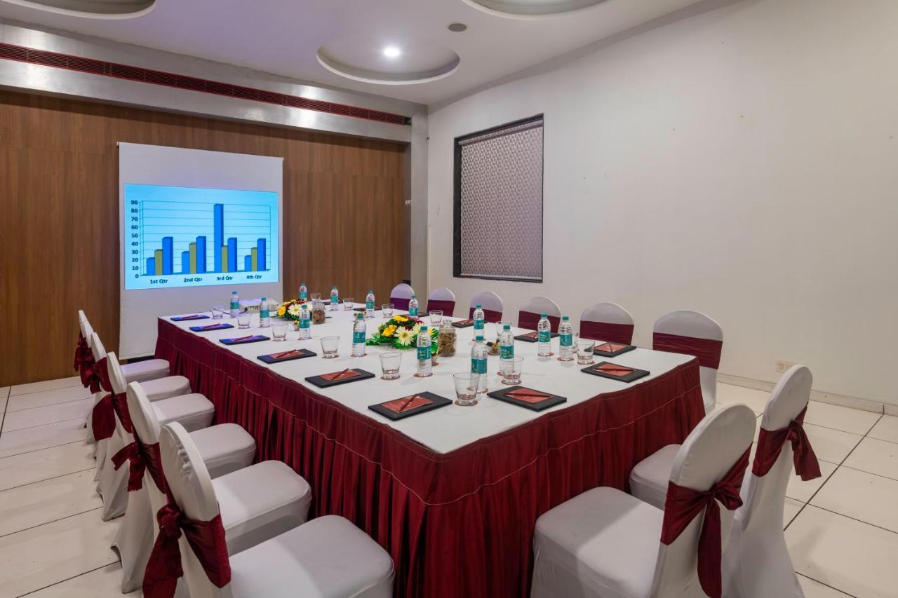 Lords Inn Somnath Ngoại thất bức ảnh